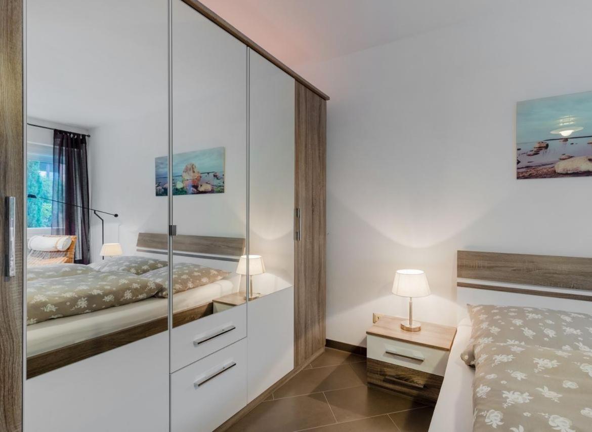 Modernes Apartment In Schoener Lage Дюссельдорф Экстерьер фото