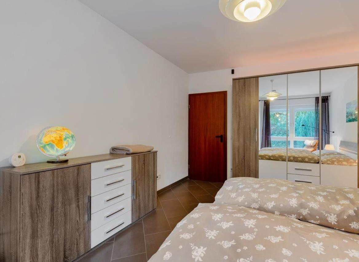 Modernes Apartment In Schoener Lage Дюссельдорф Экстерьер фото