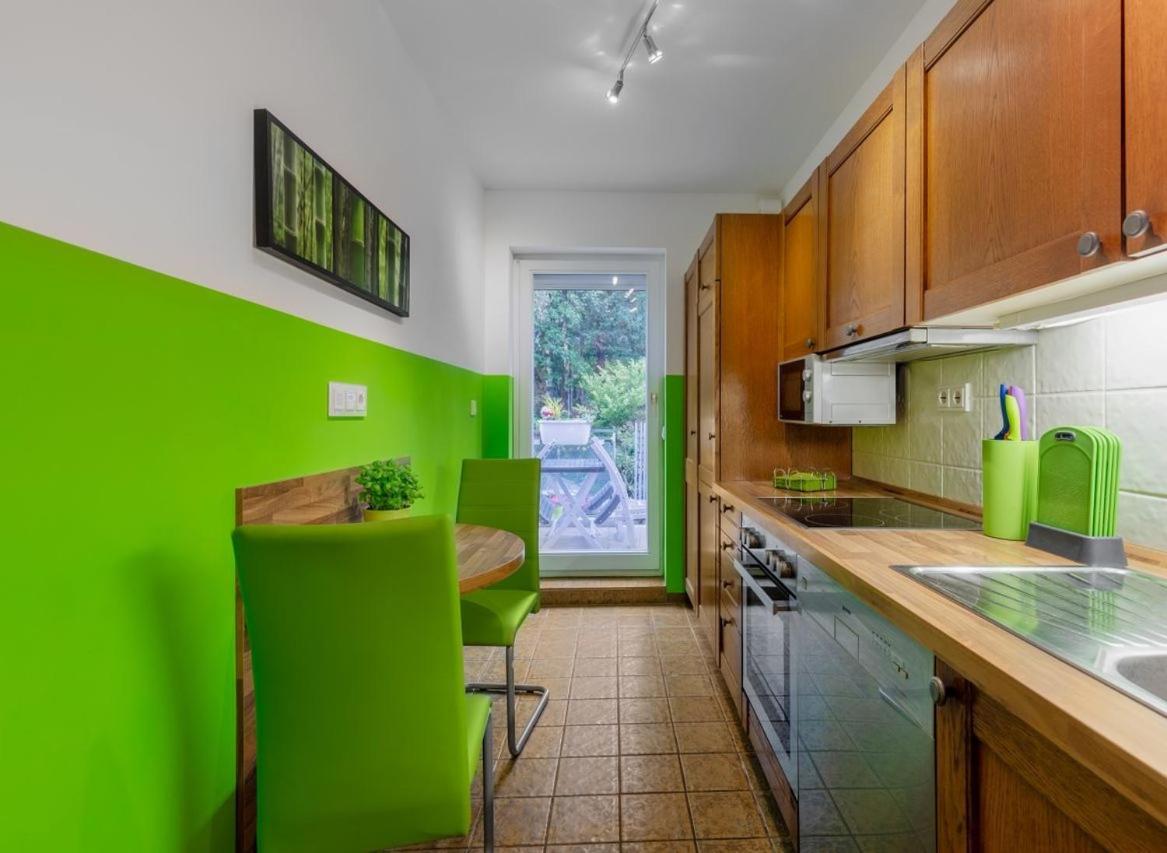 Modernes Apartment In Schoener Lage Дюссельдорф Экстерьер фото