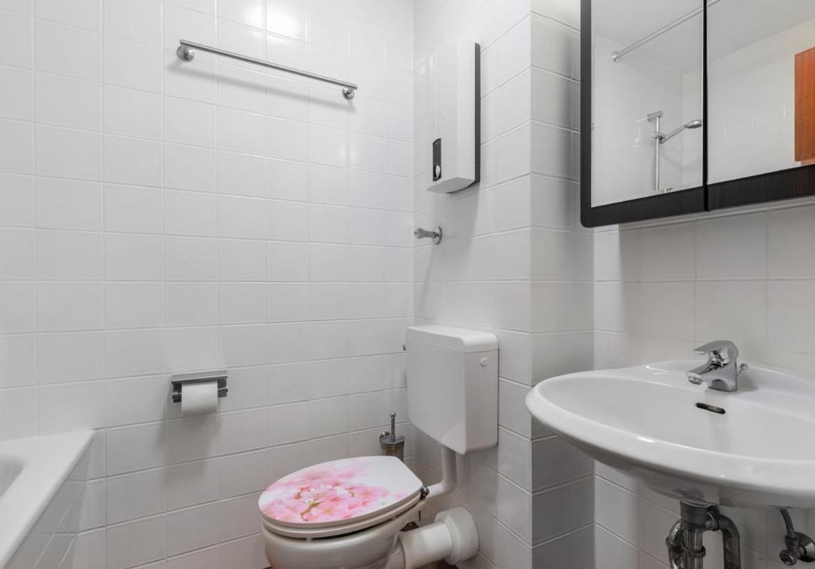 Modernes Apartment In Schoener Lage Дюссельдорф Экстерьер фото