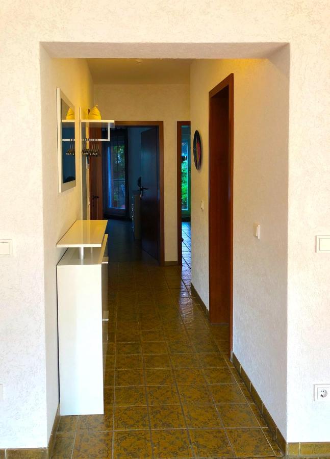 Modernes Apartment In Schoener Lage Дюссельдорф Экстерьер фото